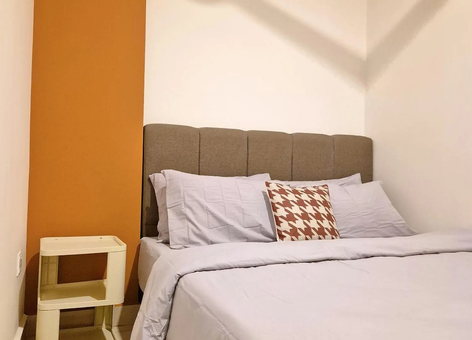 Walking Distance To Mount Austin - 6 Pax Newly Renovated Apartment Johor Bahru Malaysia