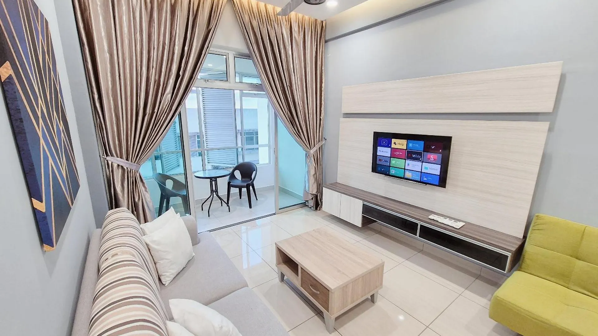 Walking Distance To Mount Austin - 6 Pax Newly Renovated Apartment Johor Bahru