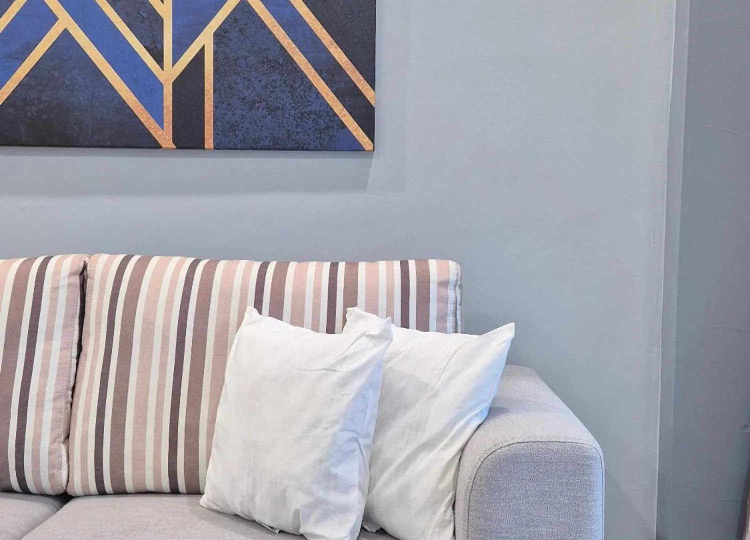 Walking Distance To Mount Austin - 6 Pax Newly Renovated Apartment Johor Bahru