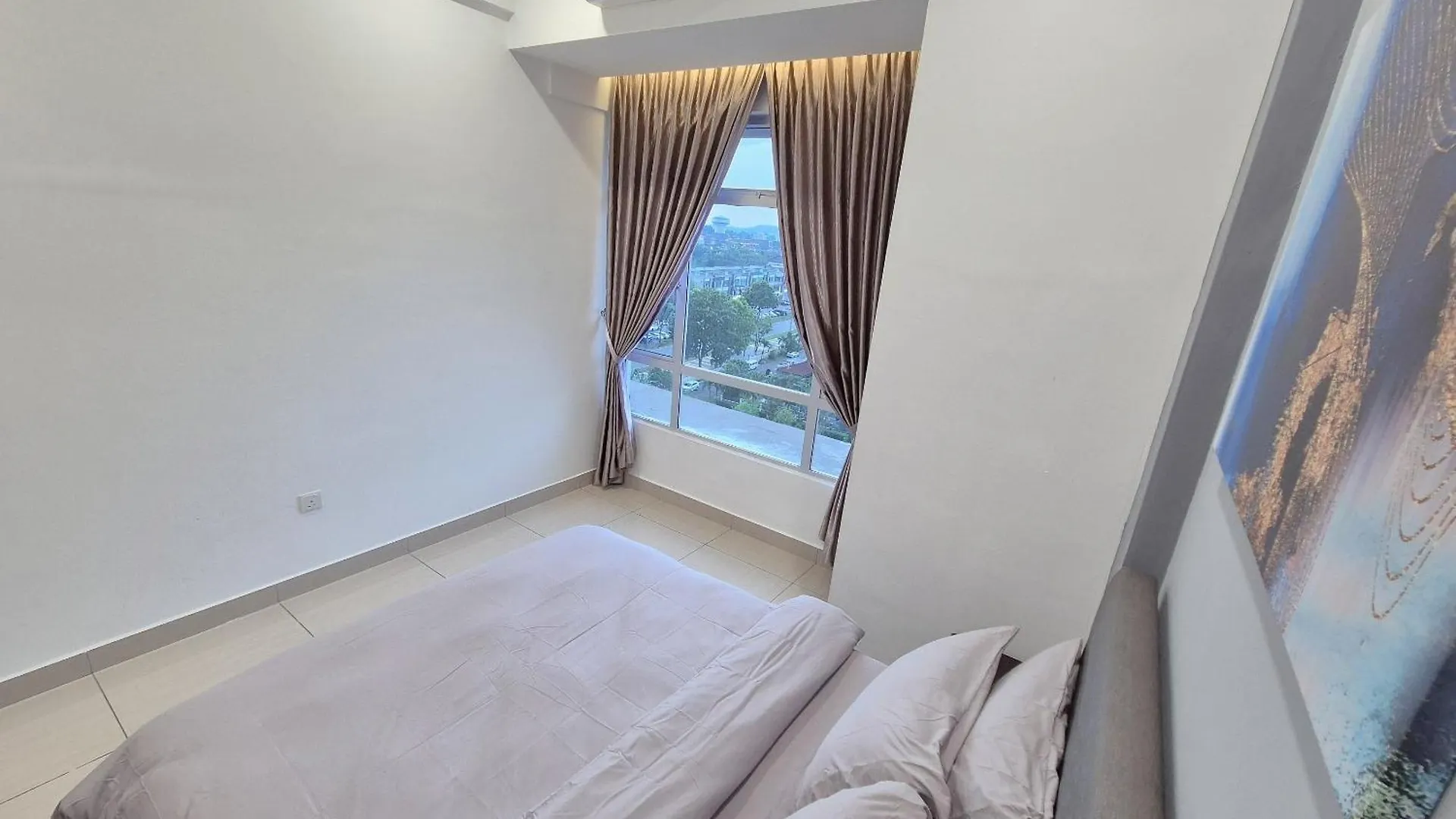 Walking Distance To Mount Austin - 6 Pax Newly Renovated Apartment Johor Bahru