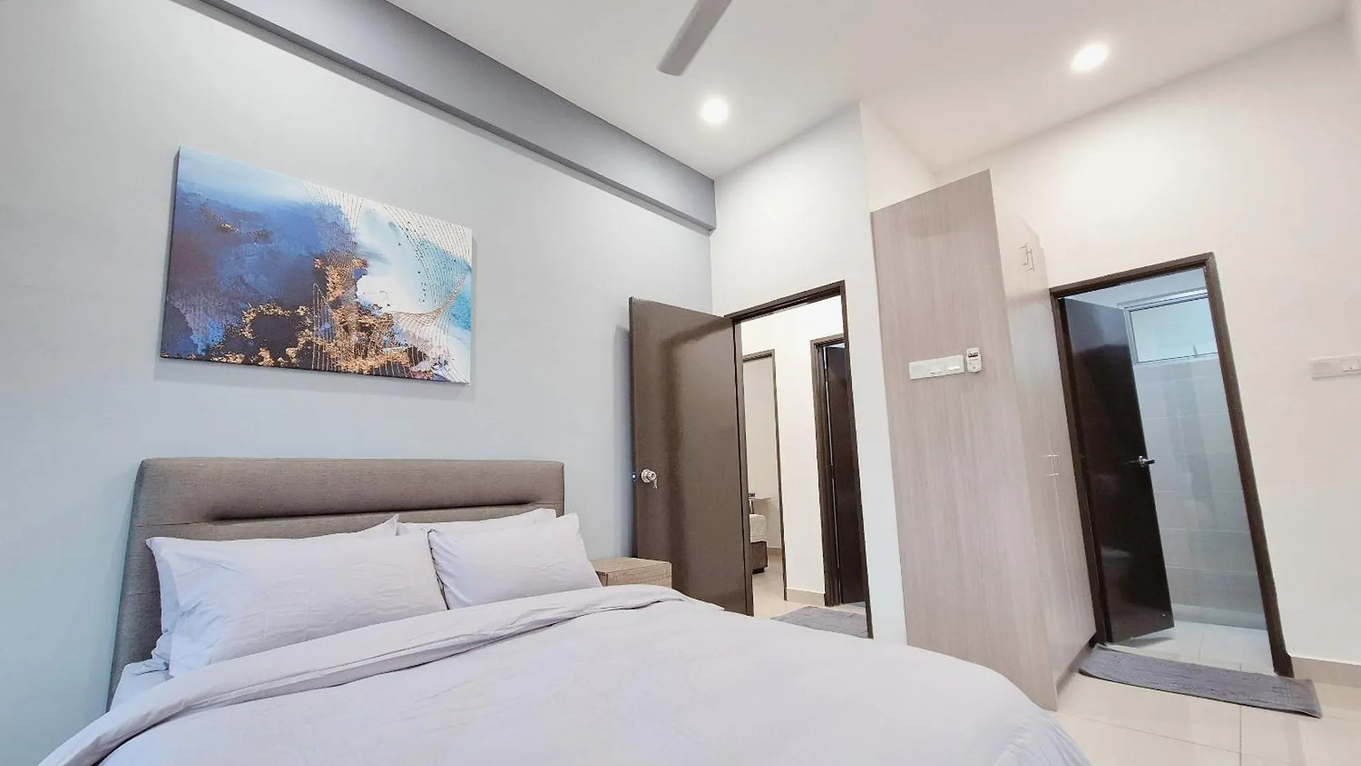 Walking Distance To Mount Austin - 6 Pax Newly Renovated Apartment Johor Bahru Malaysia