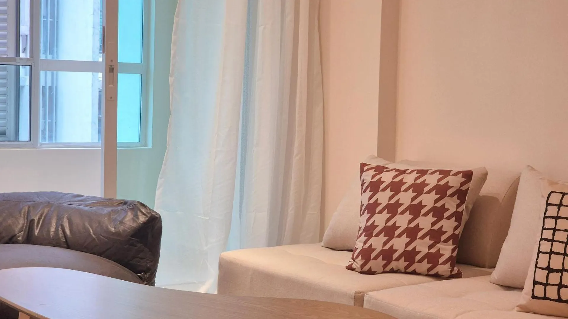 Walking Distance To Mount Austin - 6 Pax Newly Renovated Apartment Johor Bahru 0*,