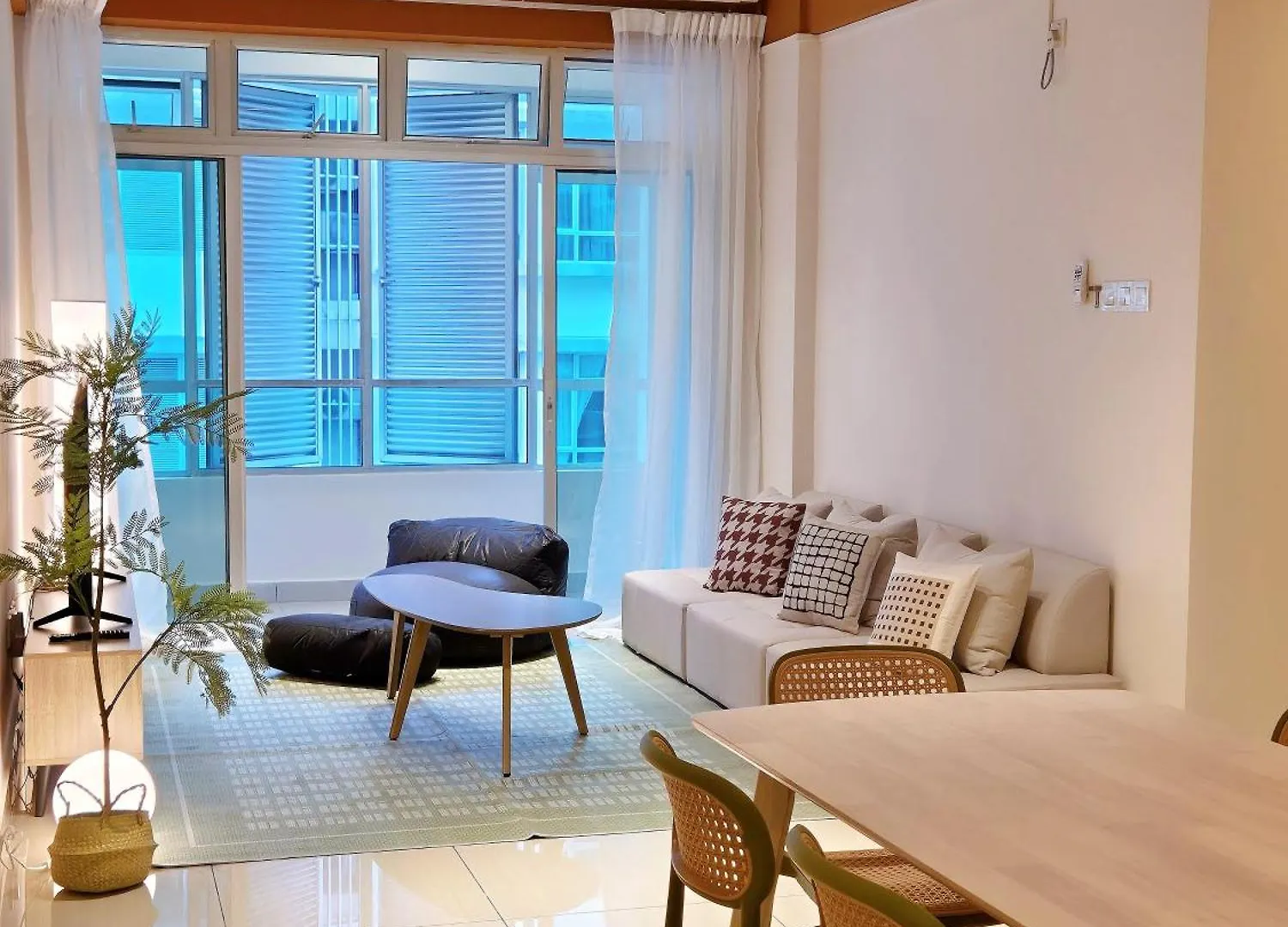 Walking Distance To Mount Austin - 6 Pax Newly Renovated Apartment Johor Bahru