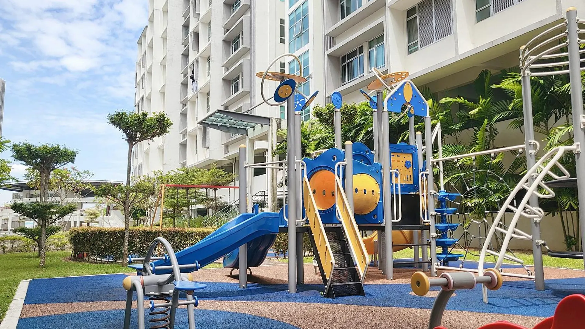 Walking Distance To Mount Austin - 6 Pax Newly Renovated Apartment Johor Bahru Malaysia