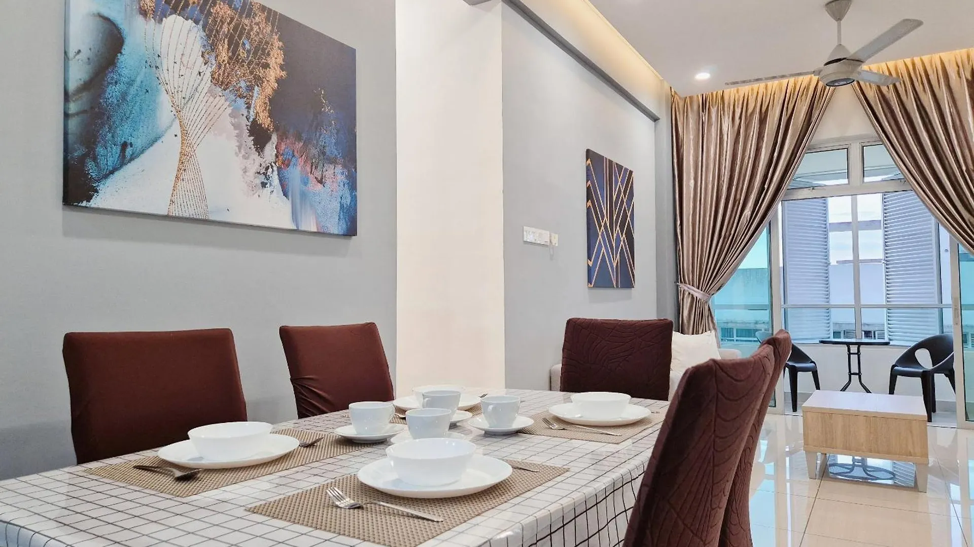 Walking Distance To Mount Austin - 6 Pax Newly Renovated Apartment Johor Bahru